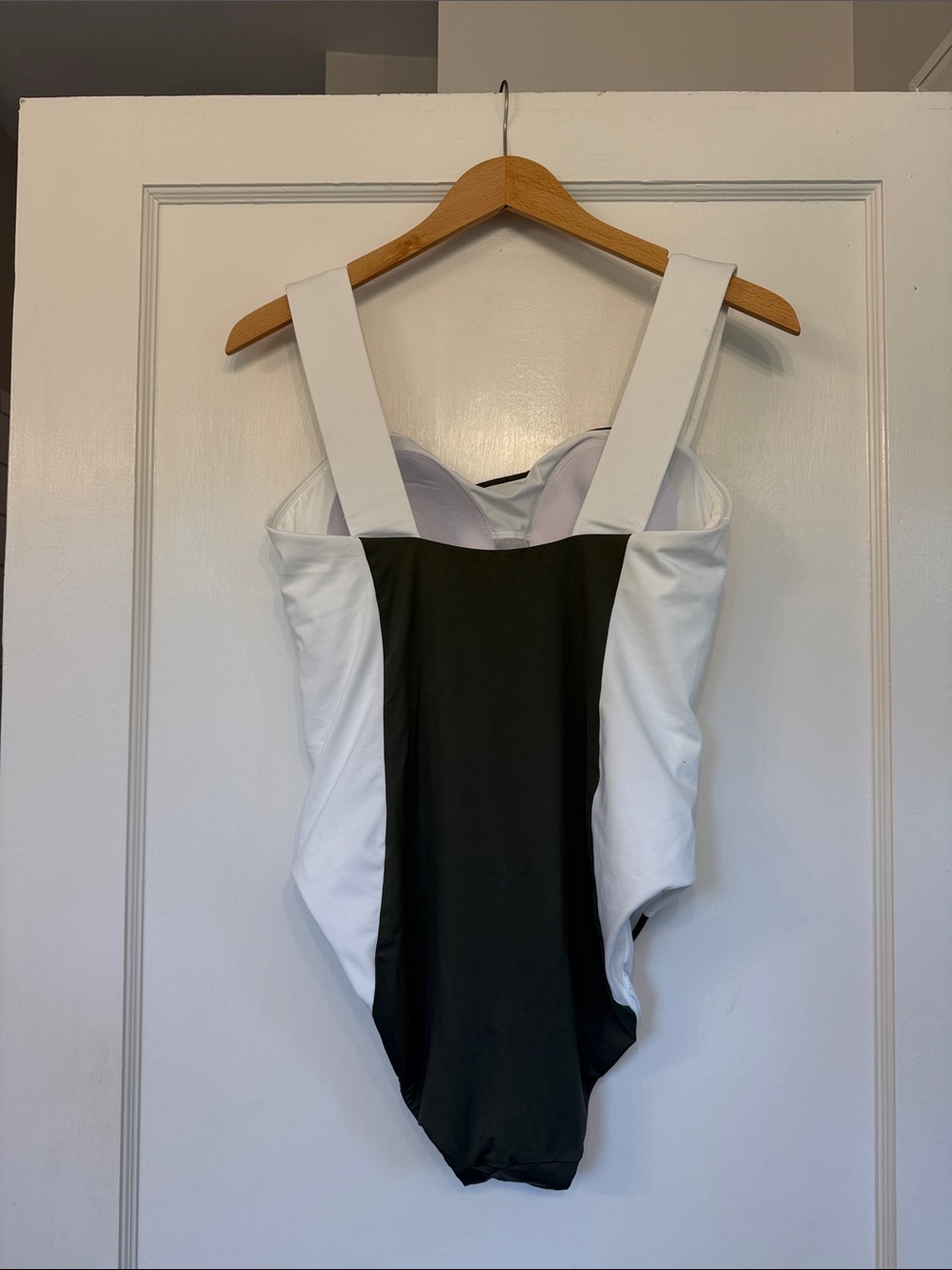 Lands End size 12 women’s bathing suit - Picture 3 of 3